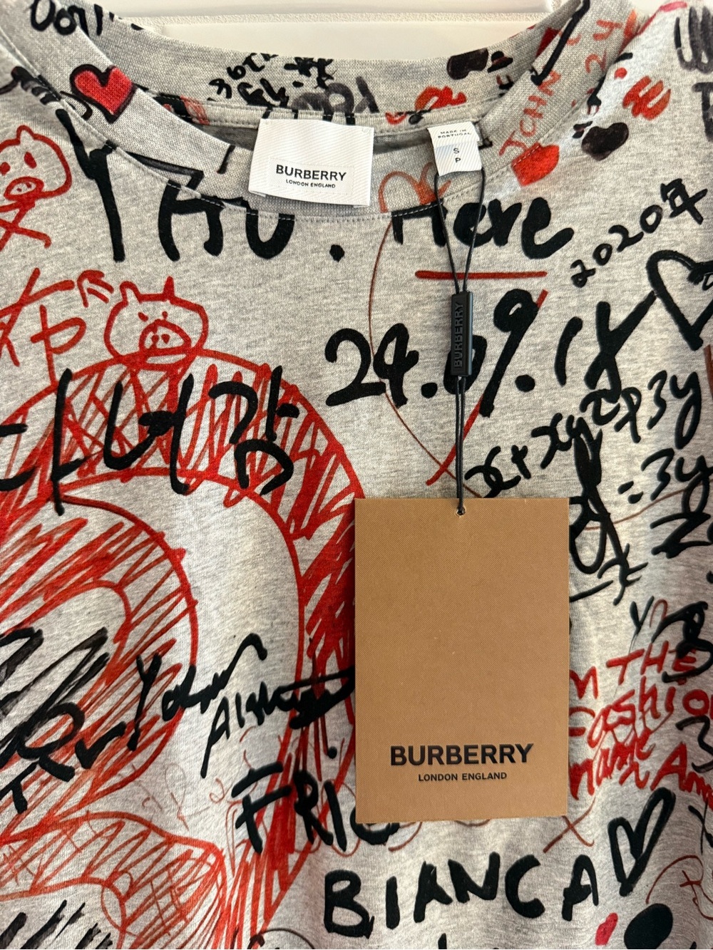 Burberry Men’s Grey Short-Sleeve Graffiti Heart Print Tee Size Small - Picture 3 of 10